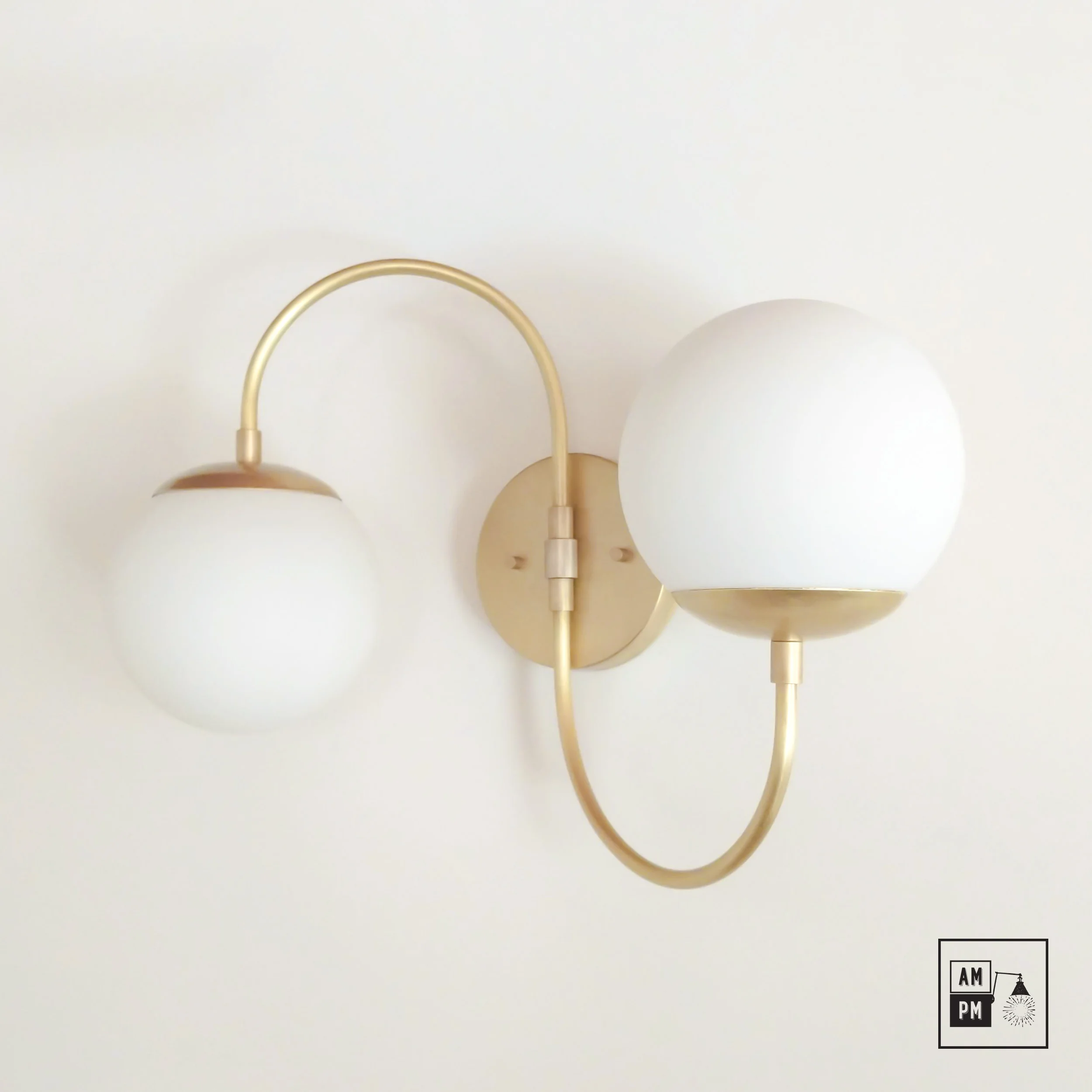 Mid-century-collection-wall-luminaire-Sussudio-A8K087-Brushed-Brass-1